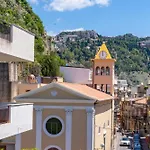 La Casa Di Margaret Apartment Giardini-Naxos